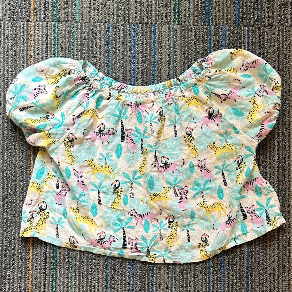 Super Cute Colorful Animal Print Puff Sleeve Crop Top!